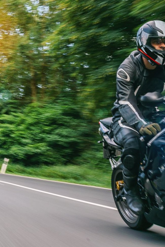 1838828650 Gruppe von Motorradfahrern